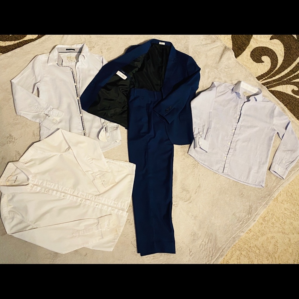 Boys size 8 dark blue suits comes with shirts